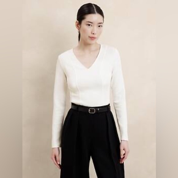 BANANA REPUBLIC ~ SOFT TOUCH SCUBA FITTED TOP MEDIUM - Picture 1 of 7